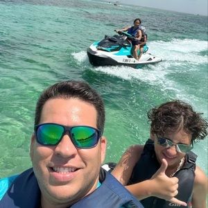 Meet your Posher, Johnny